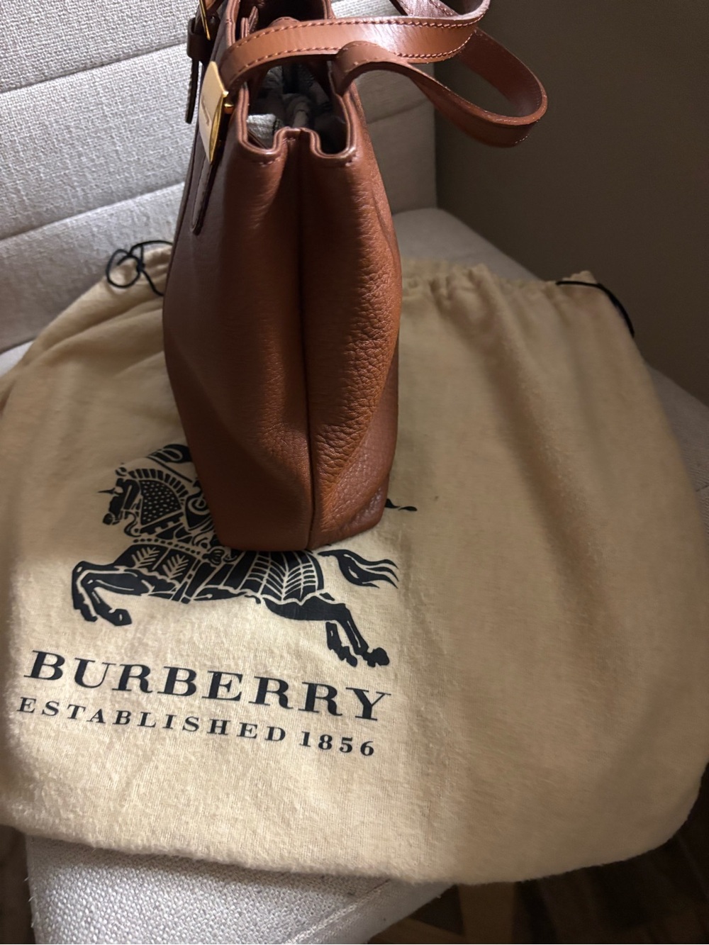 Compact vintage Burberrys Brown Leather Top-Handle bag with Gold Hardware - Picture 3 of 15